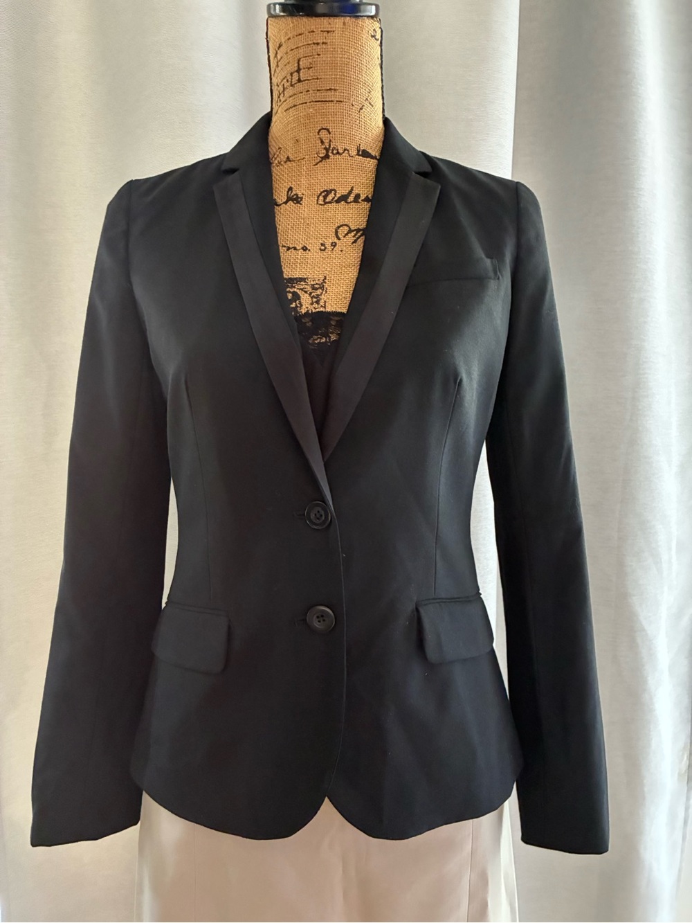 GAP Black Women's Two-Button Tailored Blazer